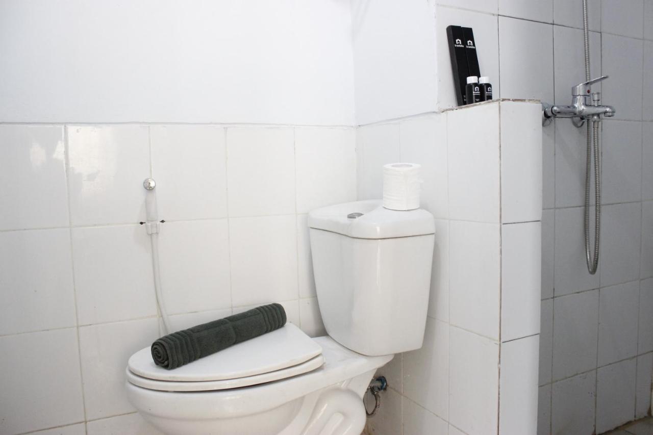 Modest 2Br Apartment At The Jarrdin Cihampelas By Travelio Bandung Exteriör bild